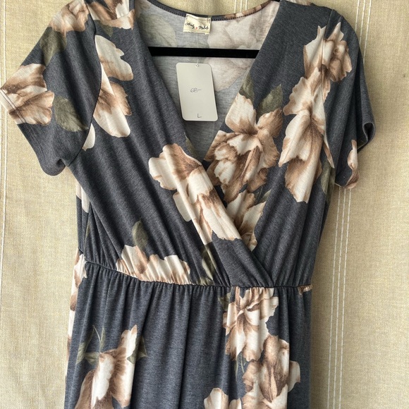 Lovely Melody grey floral Wrap Sundress - Picture 3 of 6